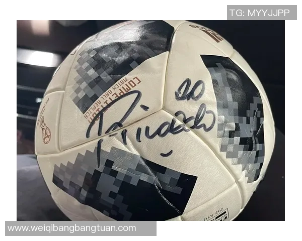 足球明星亲笔签名珍藏品的价值与收藏技巧揭秘
