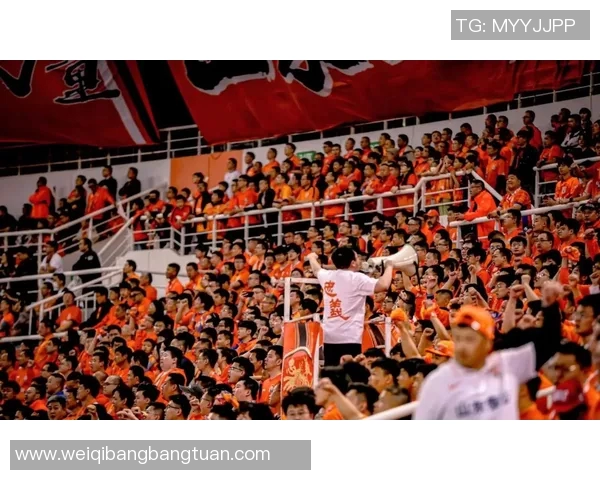 足球明星是否在时代广场留下足迹引发球迷热议